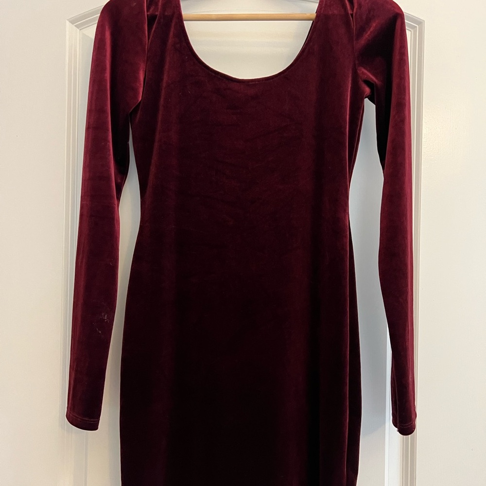 Crushed velvet fitted mini dress